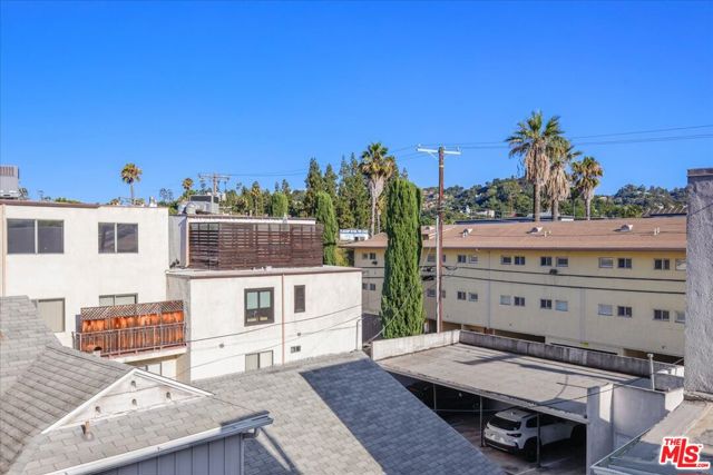 12938 Valleyheart Drive, Studio City CA: https://media.crmls.org/mediaz/fe5399c8-f202-4a59-81df-6caecb5d58cf.jpg