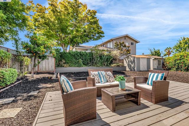 524 Gamay Ct, Fremont CA: https://media.crmls.org/mediaz/fe543a35-781d-4b2b-9c20-2cfa4648d3df.jpg