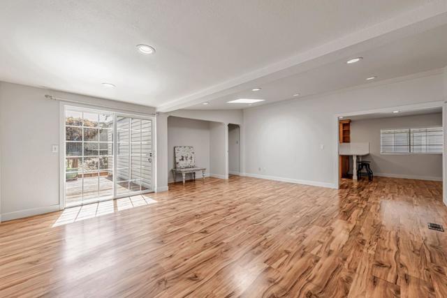 125 N Mary Avenue, Sunnyvale CA: https://media.crmls.org/mediaz/fe546933-75ff-4f12-90c9-df3c3c6e41bc.jpg