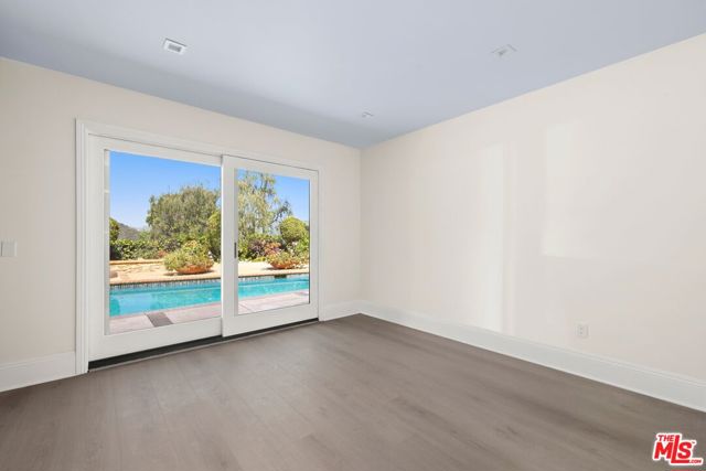 1727 Stone Canyon Road, Los Angeles CA: https://media.crmls.org/mediaz/fe5518c1-1a8d-43cc-8d2b-895ddd72f746.jpg