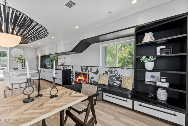 453 Frontenac Avenue, Los Angeles CA: https://media.crmls.org/mediaz/fe555252-9cd9-4d0b-84ed-0192a4b1f1ab.jpg