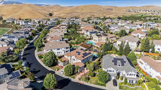 6013 Kingsmill Ter, Dublin CA: https://media.crmls.org/mediaz/fe56069c-8e83-40a1-91b1-d05787bbfd55.jpg