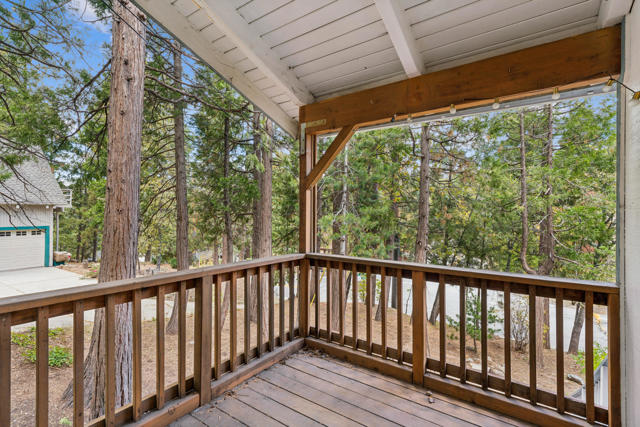 27157 Peninsula Drive, Lake Arrowhead, CA 92352