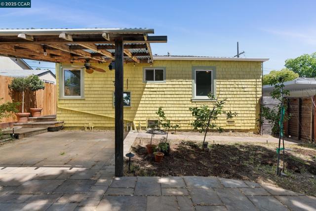 3020 Rose St., Martinez CA: https://media.crmls.org/mediaz/fe568067-6edf-425b-8d7b-5905565bbc30.jpg