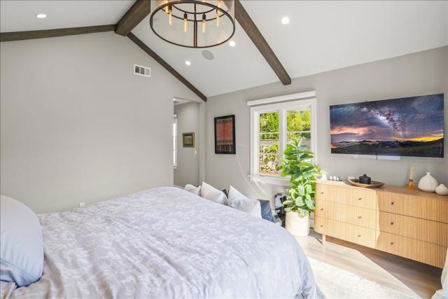 16760 Magneson Loop, Los Gatos CA: https://media.crmls.org/mediaz/fe5738c2-8ce9-48d4-975c-148e27fcc118.jpg
