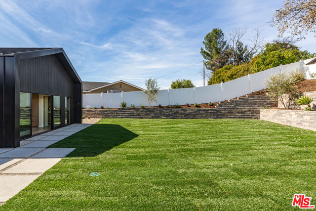 5259 Lewis Road, Agoura Hills CA: https://media.crmls.org/mediaz/fe577538-30d7-4ff8-b5df-a0f6cc96867e.jpg