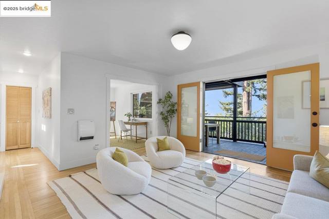 1398 Scenic Ave, Berkeley CA: https://media.crmls.org/mediaz/fe57fcee-aa3f-4385-8ffc-54e65382926f.jpg