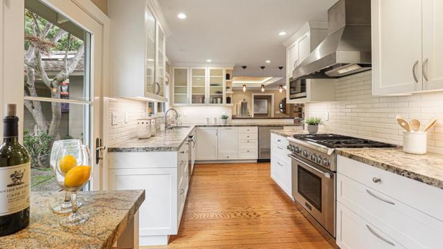 161 E Floresta Way, Portola Valley CA: https://media.crmls.org/mediaz/fe586b8e-6ff4-4267-be2a-6daa042c6e91.jpg