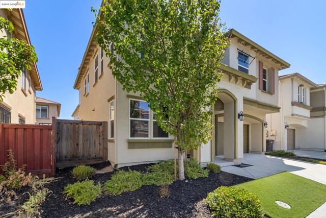2218 Toscana Dr, Pittsburg CA: https://media.crmls.org/mediaz/fe596e3a-7e26-4f47-9066-83974a9cb4d1.jpg