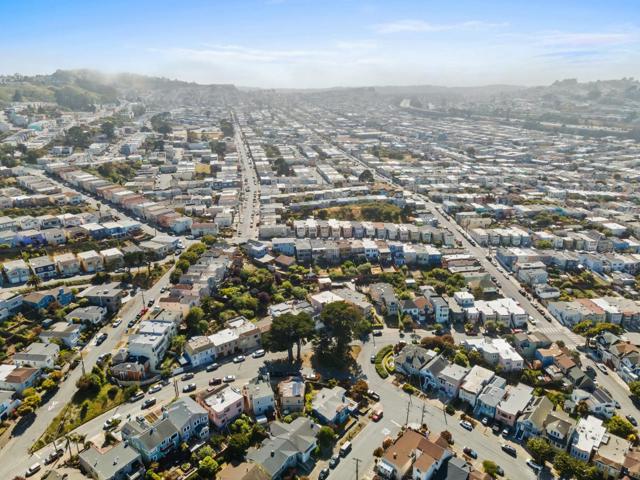 260 Curtis Street, San Francisco CA: https://media.crmls.org/mediaz/fe5a33cd-d619-4cc7-8fda-b832033e2dec.jpg