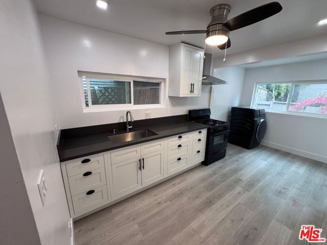 1118 Sanborn Avenue photo 14