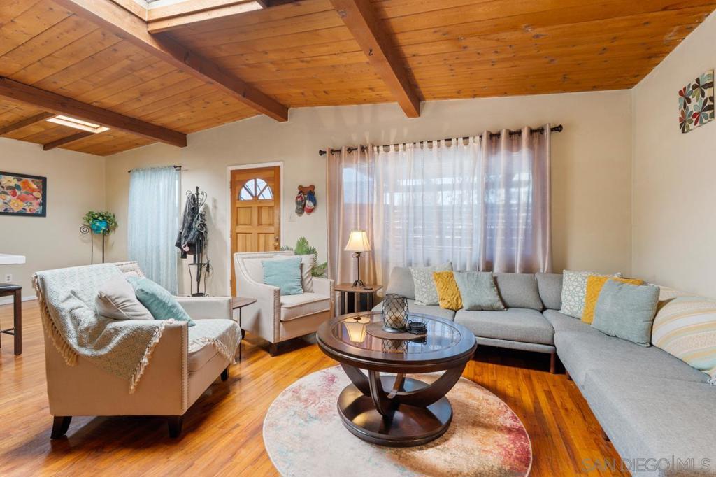2437 Laurie - photo 16