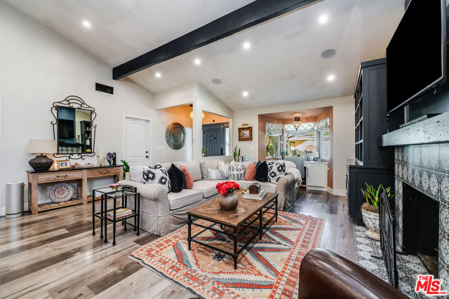 4635 Bellflower Avenue, North Hollywood CA: https://media.crmls.org/mediaz/fe5aa741-2f8b-4381-9f6b-af0805bebaa4.jpg