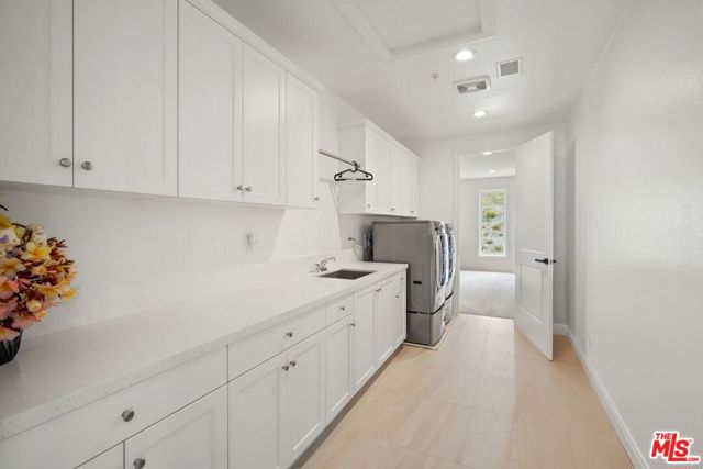 20244 W Albion Way, Porter Ranch CA: https://media.crmls.org/mediaz/fe5b0687-ca0a-4c15-8254-04cb1c1947cb.jpg
