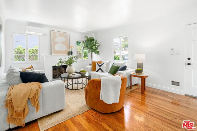 3340 Cardiff Avenue, Los Angeles CA: https://media.crmls.org/mediaz/fe5b88c8-687f-4bff-9d15-d18c5ade0815.jpg
