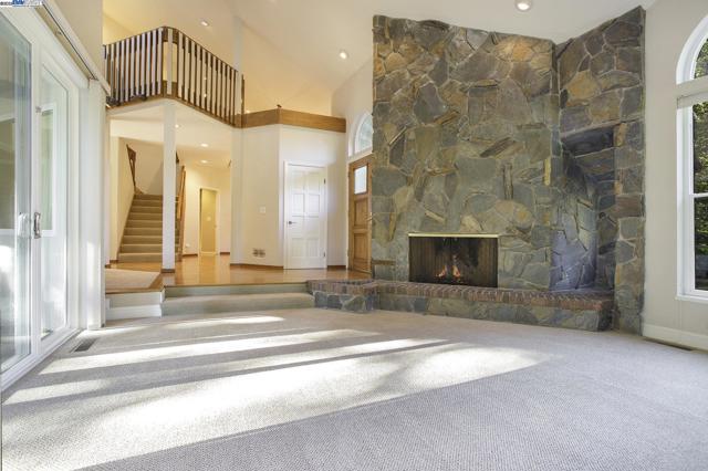 3 BLACKHAWK CLUB CT, Danville CA: https://media.crmls.org/mediaz/fe5c1f1f-57c5-45cd-b9a9-fb630ab98746.jpg