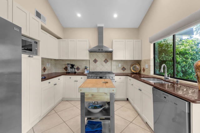 207 Bouquet Canyon Drive, Palm Desert, CA 92211