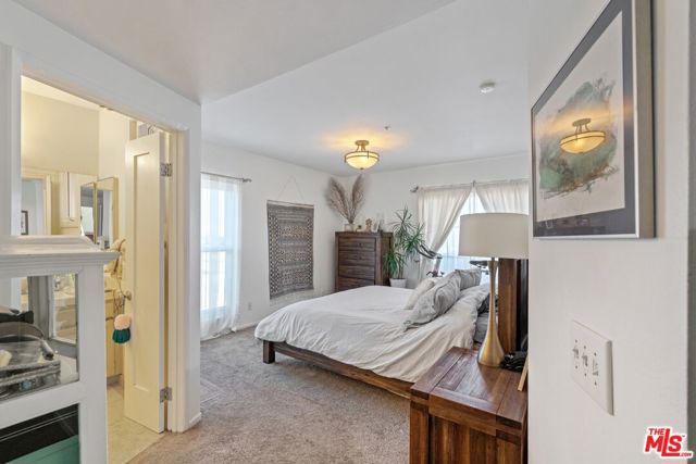 12311 Pacific Avenue, Los Angeles CA: https://media.crmls.org/mediaz/fe5d143a-0a53-4b80-b883-6ddb742a7c06.jpg