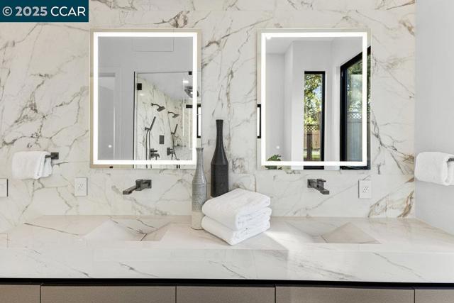 720 Laurel Dr, Walnut Creek CA: https://media.crmls.org/mediaz/fe5d1fca-7f2e-4a9f-858d-c368bc4ba99c.jpg