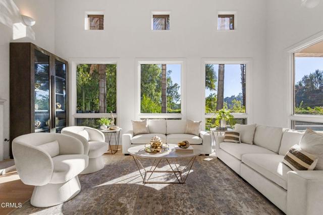 Detail Gallery Image 11 of 72 For 1265 Chateau Rd, Pasadena,  CA 91105 - 5 Beds | 5/2 Baths