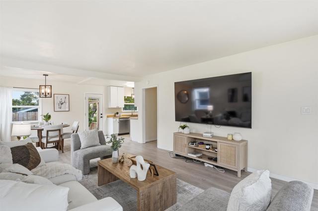 Detail Gallery Image 4 of 69 For 462 464 Emerson St, Chula Vista,  CA 91911 - 7 Beds | 5 Baths