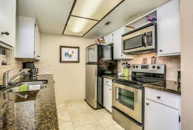 5225 E Waverly Drive, Palm Springs CA: https://media.crmls.org/mediaz/fe5ebf2d-815c-4c79-a921-0491d792bbd9.jpg