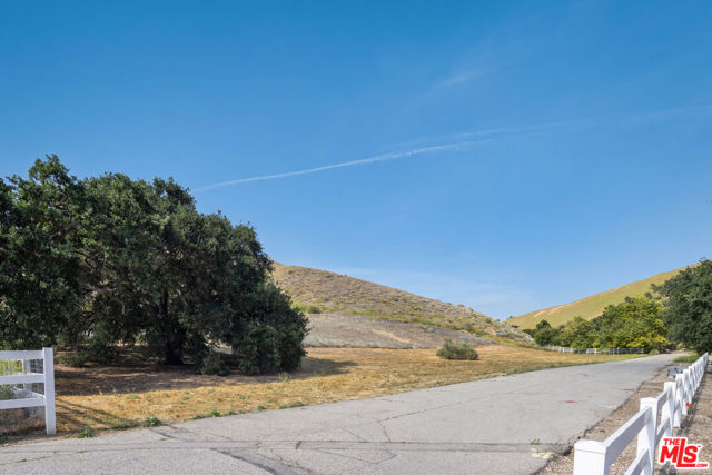 0 E Blythedale Road, Agoura Hills CA: https://media.crmls.org/mediaz/fe5ee05e-5c52-4c4d-867d-a9f930c67aaf.jpg