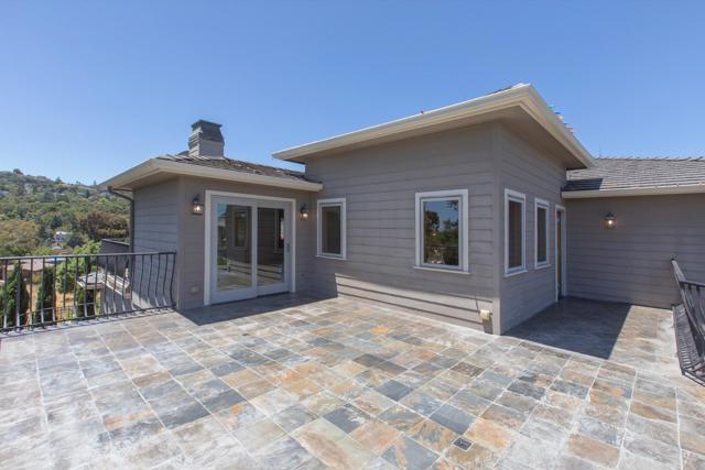 436 Summit Drive, Redwood City CA: https://media.crmls.org/mediaz/fe5f46a6-e0dd-4826-9c64-d7b1f11c07bd.jpg