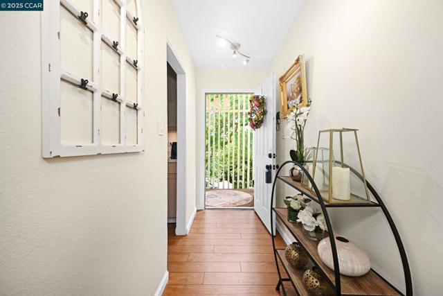 2180 Geary Road, Pleasant Hill CA: https://media.crmls.org/mediaz/fe5fd6cb-4400-40d9-b1a3-edd97982d080.jpg