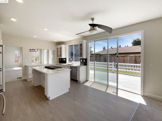 5214 Pavilion Ct, Fairfield CA: https://media.crmls.org/mediaz/fe608893-7c7e-4835-b4f5-7a1bd141346f.jpg
