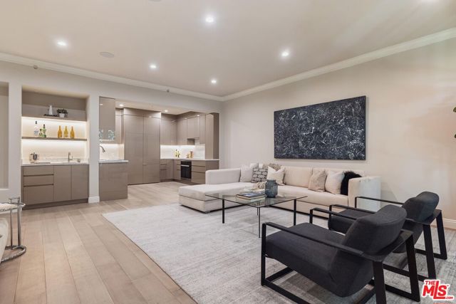 11500 San Vicente Boulevard, Los Angeles CA: https://media.crmls.org/mediaz/fe62920e-e76c-4c28-a6b3-d4b4713602dc.jpg