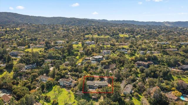 12650 Viscaino Court, Los Altos Hills CA: https://media.crmls.org/mediaz/fe62f53e-678b-489f-a78d-01a70104adf5.jpg