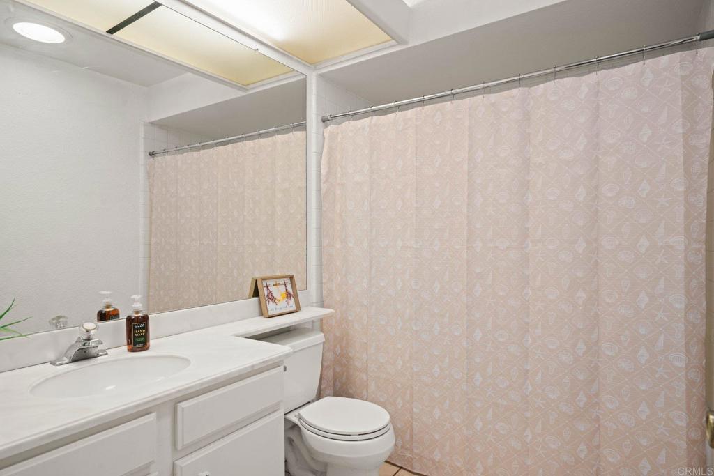 https://media.crmls.org/mediaz/fe6365df-98fa-4df6-97d9-29405ec5df91.jpg?preset=X-Large