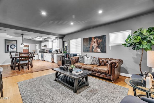 1455 E California Avenue, Glendale CA: https://media.crmls.org/mediaz/fe6559bc-7de1-45d9-bef9-39b1f55e715f.jpg