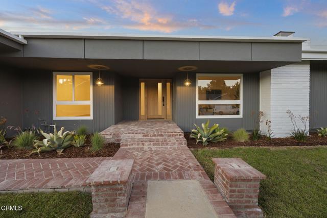 111 Donnick Avenue, Thousand Oaks CA: https://media.crmls.org/mediaz/fe6565a2-4ec0-478d-8f83-d21cfa9baf9c.jpg