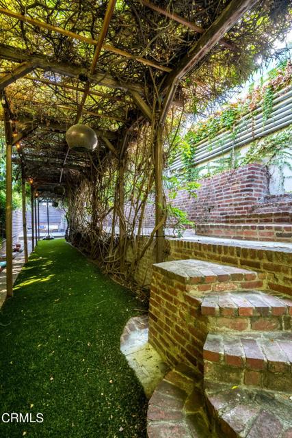 Detail Gallery Image 59 of 72 For 2082 Kenilworth Ave, Los Angeles,  CA 90039 - 4 Beds | 3/1 Baths