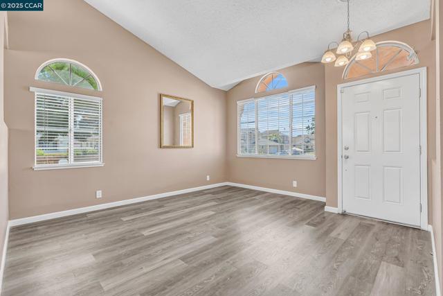 800 Gazebo Ct, Suisun City CA: https://media.crmls.org/mediaz/fe6623ac-30c4-4b45-a277-5344094a584d.jpg