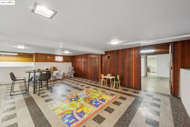 148 Estabrook, San Leandro CA: https://media.crmls.org/mediaz/fe66a41f-2893-4eaf-92e6-a2acb22b112f.jpg