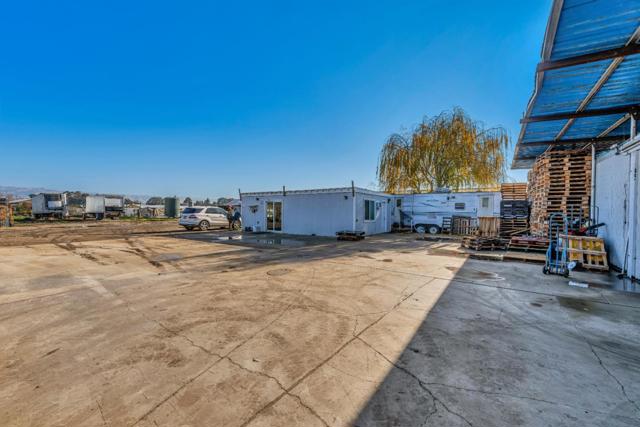 1500 Gilman Road, Gilroy CA: https://media.crmls.org/mediaz/fe66e095-03d5-4ed7-b82d-85d0b13ccfc1.jpg