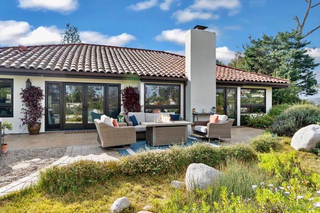 350 Punta Baja Dr, Solana Beach CA: https://media.crmls.org/mediaz/fe679acc-d72b-415f-a607-ea6729b7b876.jpg