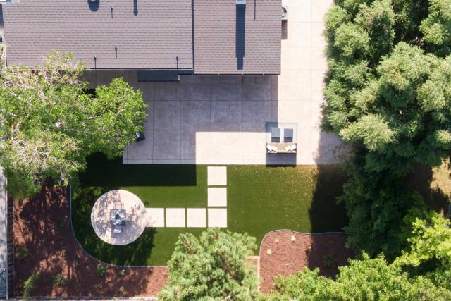 1984 Brooktree Way, Pleasanton CA: https://media.crmls.org/mediaz/fe68183e-d7ae-4075-83d4-45f86c890460.jpg