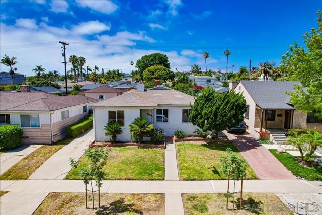 1354 Chalcedony St, San Diego CA: https://media.crmls.org/mediaz/fe68790b-cf24-4061-953f-c454c8611d29.jpg