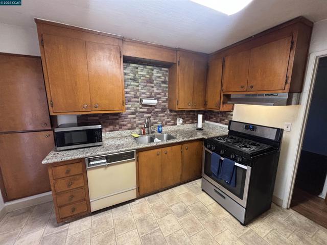 2765 Tuolumne Street, Vallejo CA: https://media.crmls.org/mediaz/fe6887d1-f355-4f6b-983d-a86c6268de80.jpg