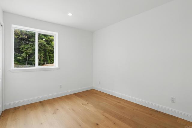 119 Nueva Ave, San Francisco CA: https://media.crmls.org/mediaz/fe68dfcd-e144-49e5-94c6-1c68b1c70f8e.jpg