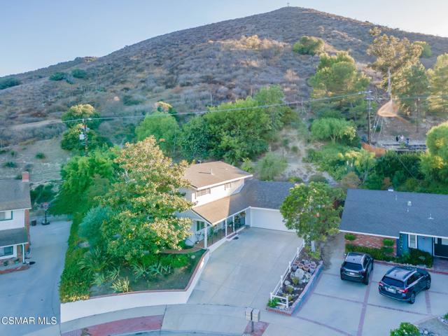 76 Robbins Court, Simi Valley CA: https://media.crmls.org/mediaz/fe6ae008-2cbd-47f7-876e-db15eedf53fe.jpg