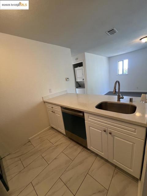 29626 Red Oak CT, Hayward CA: https://media.crmls.org/mediaz/fe6bc522-112b-49fe-b4f4-c5f6f87c0a95.jpg