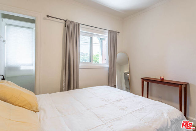 4307 Burns Avenue, Los Angeles CA: https://media.crmls.org/mediaz/fe6c298a-4593-45d2-9f05-ce7274570ee8.jpg