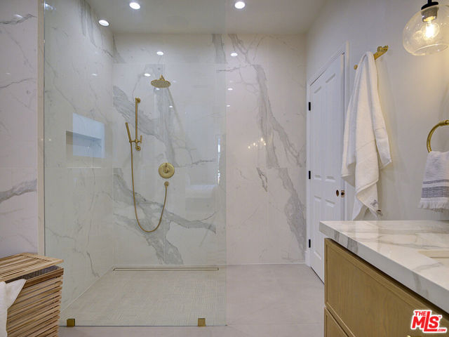 209 19th Street, Manhattan Beach CA: https://media.crmls.org/mediaz/fe6c5700-5a58-4a89-828c-301afc31b974.jpg