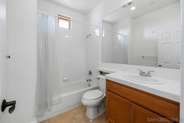 14694 Via Monteverde, San Diego CA: https://media.crmls.org/mediaz/fe6c5c71-08a7-4be5-84d0-397add6dfbf9.jpg