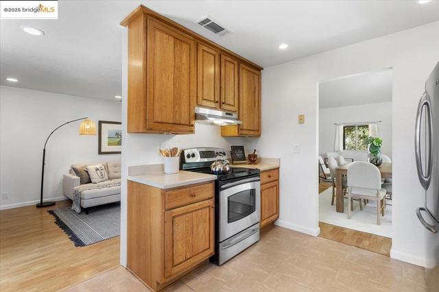 5665 Victoria LN, Livermore CA: https://media.crmls.org/mediaz/fe6c67d4-d0dd-495b-a7b8-1725d4428f32.jpg